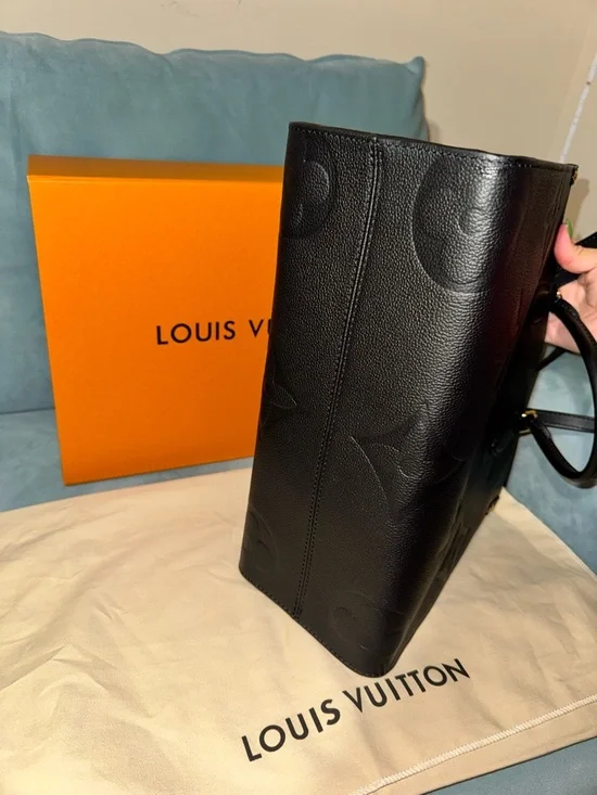 Louis Vuitton Black Embossed Monogram OnTheGo MM Tote-Like New - Picture 11 of 15